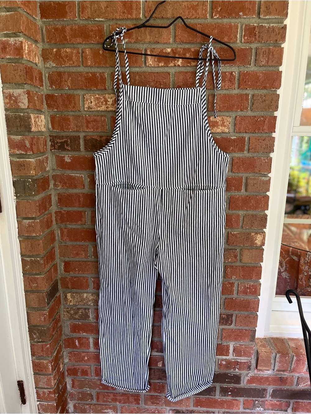 NEOT Striped Tie-Shoulder Jumpsuit in Black & White Size S
